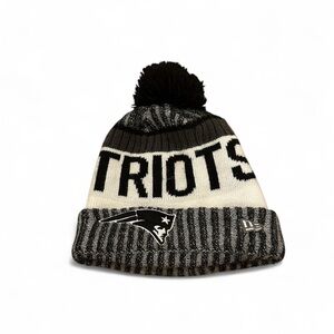 New Era New England Patriots NFL Sport Knit Bobble Hat in black and white